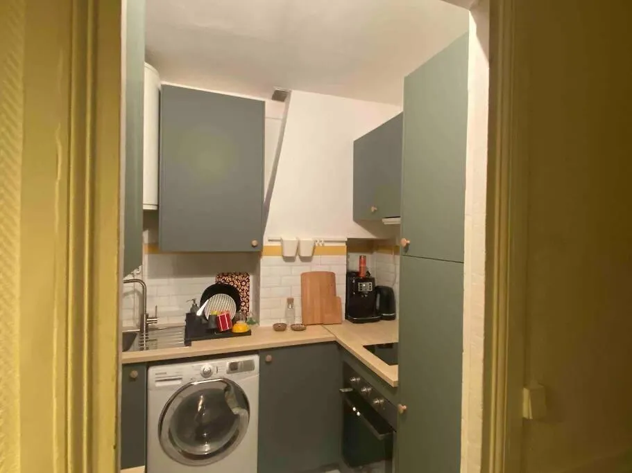 Nice And Cosy Apartment Menilmontant Paris France